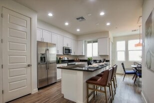 8th and Row Townhomes in Phoenix, AZ - Building Photo