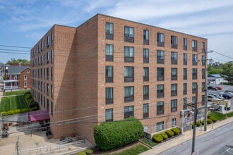 Trinity House in Waynesboro, PA - Foto de edificio - Building Photo