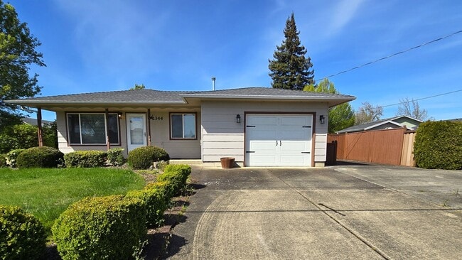 property at 2344 Waverly Dr SE