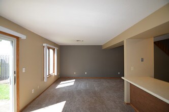 570 Braund St in Onalaska, WI - Building Photo - Building Photo