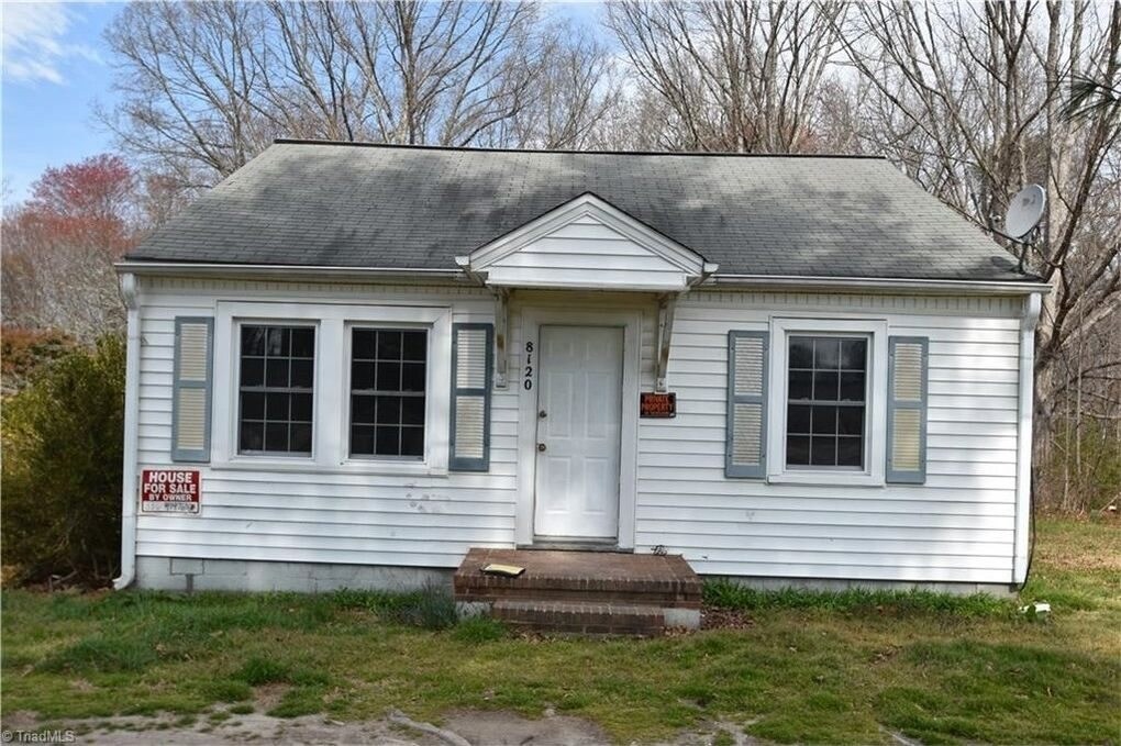 8120 Walnut Cove Rd in Walnut Cove, NC - Foto de edificio