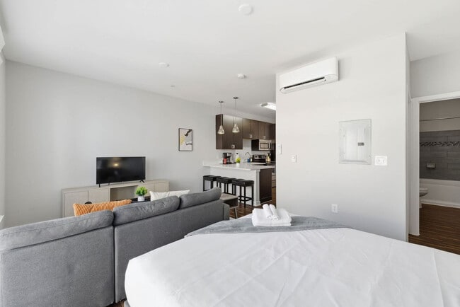 421 E Market St, Unit ID1384023P in Indianapolis, IN - Building Photo - Building Photo