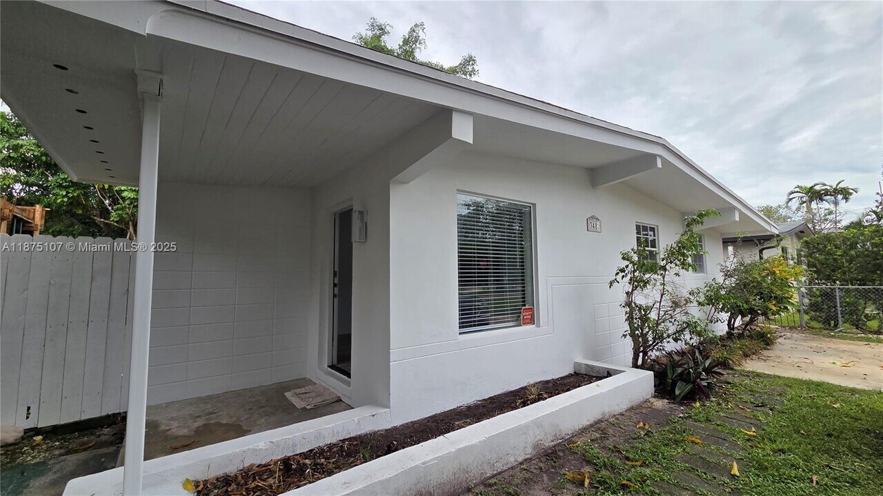 3482 Frow Ave in Miami, FL - Building Photo