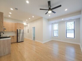 2057 W Dickens Ave, Unit 2N in Chicago, IL - Building Photo