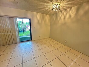 16 Toledo Ct in Davie, FL - Building Photo - Building Photo
