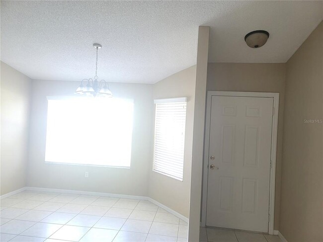 38 White Dove Ln in Palm Coast, FL - Foto de edificio - Building Photo