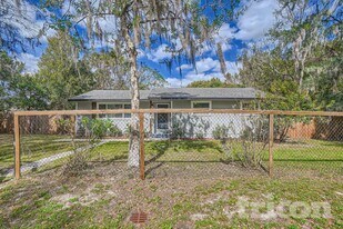 243 E Bay Ave in Longwood, FL - Building Photo