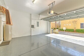 7570 Tamarind Ave in Tampa, FL - Building Photo - Building Photo