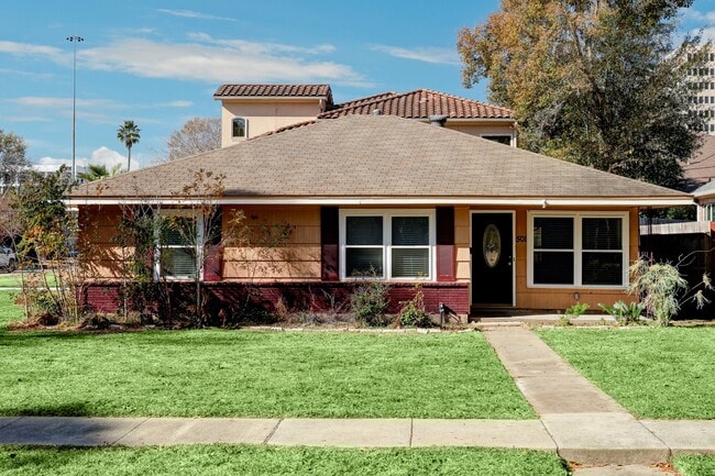 property at 501 Wilmington Dr