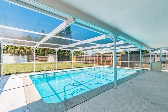 8839 Chilton Dr in Port Richey, FL - Building Photo - Building Photo