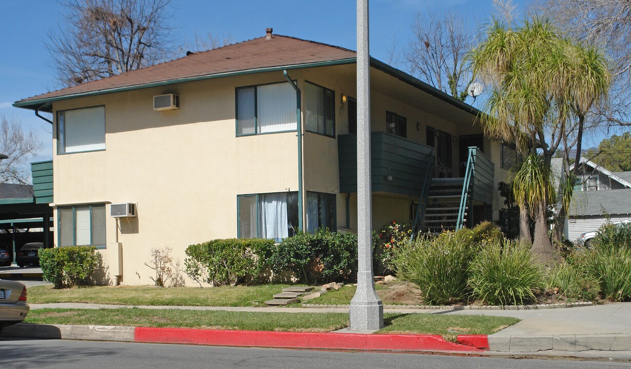 151 Michigan Ave in Pasadena, CA - Building Photo