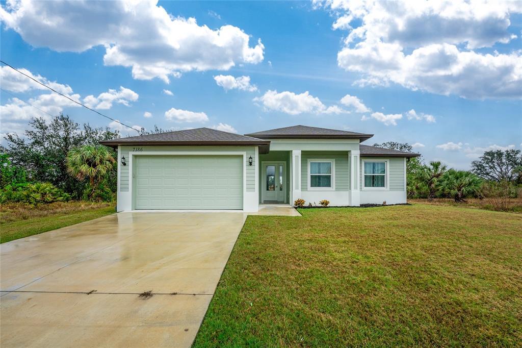 7186 Rosemont Dr in Englewood, FL - Building Photo