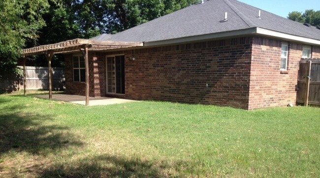 3921 W Tanyard Dr in Fayetteville, AR - Building Photo - Building Photo