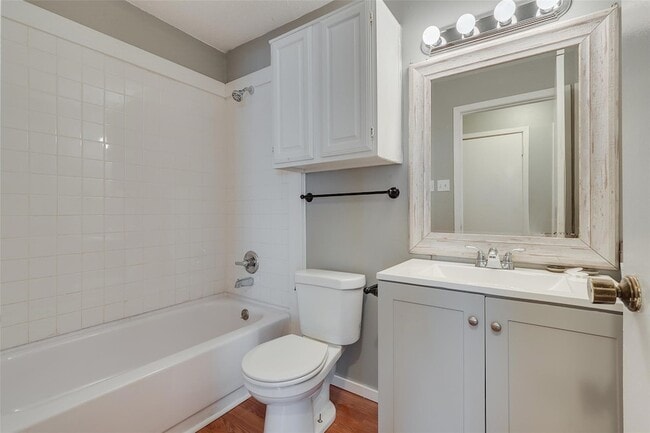 3959 N Garland Ave in Garland, TX - Foto de edificio - Building Photo