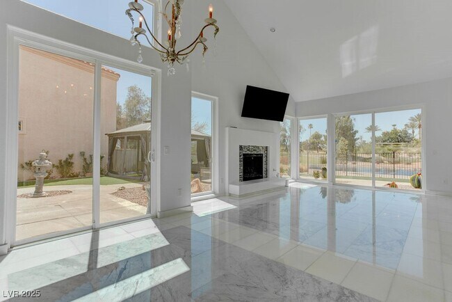 8953 Diamond Falls Dr in Las Vegas, NV - Building Photo - Building Photo