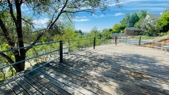 8865 Everleigh Cir in Cottonwood Heights, UT - Building Photo