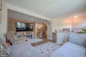 14727 Winding Loop in Woodbridge, VA - Building Photo - Building Photo
