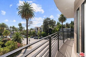 2115 Beachwood Terrace in Los Angeles, CA - Building Photo - Building Photo