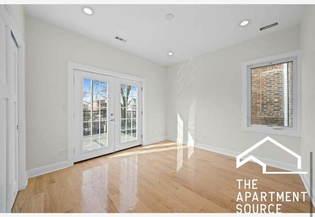 2811 W Jackson Blvd, Unit 3
