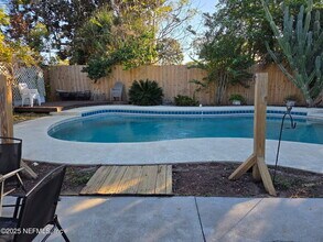1811 Eastern Dr in Jacksonville Beach, FL - Building Photo - Building Photo