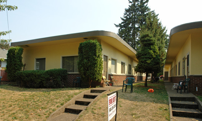 810-828 14th St NE in Salem, OR - Foto de edificio - Building Photo