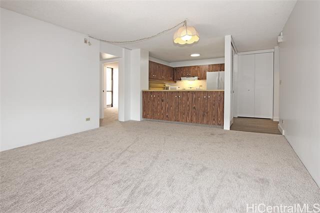 1717 Mott Smith Dr in Honolulu, HI - Building Photo