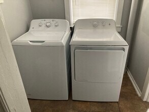 3327 Wyandotte St in Kansas City, MO - Building Photo - Building Photo