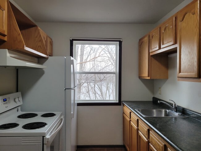 2240 West Ave S in La crosse, WI - Building Photo - Building Photo