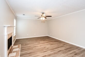 3511 Hamilton Creek Trail NE in Buford, GA - Foto de edificio - Building Photo