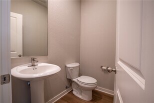 1243 N Pink Ter in Fayetteville, AR - Building Photo