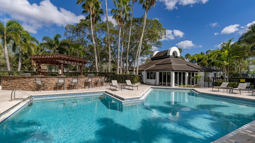 Banyan Bay Apartments in Coconut Creek, FL