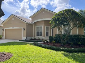 708 Lakeworth Cir