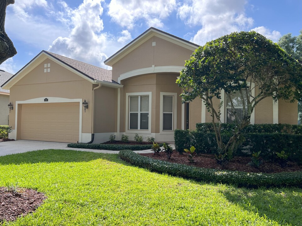 708 Lakeworth Cir in Lake Mary, FL - Foto de edificio