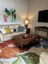10381 McArthur Palms Ln in Ft. Myers, FL - Building Photo