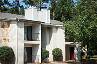 Pinehurst Apartments in Huntsville, AL - Foto de edificio - Building Photo