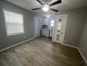 2843 Forest Hill Blvd in West Palm Beach, FL - Building Photo - Building Photo