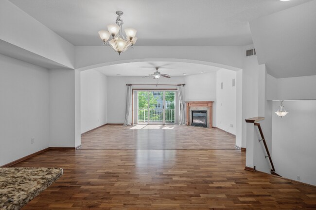 2102 Cedar Grove Trail in Eagan, MN - Building Photo - Building Photo