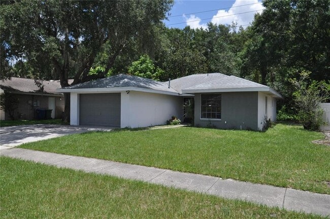 1740 Terry Cir NE in Winter Haven, FL - Building Photo - Building Photo