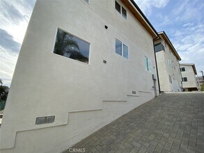 1033 N Cummings St in Los Angeles, CA - Building Photo - Building Photo