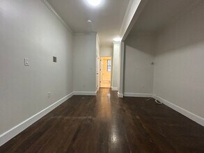 435 Walnut Ave in Boston, MA - Building Photo - Building Photo