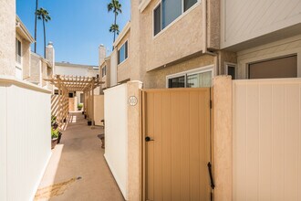 910 19th St in Santa Monica, CA - Building Photo - Building Photo