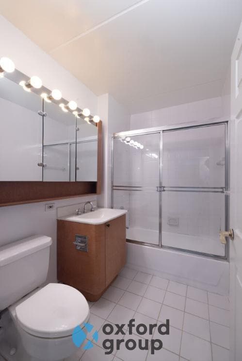 property at 370 W 30th St