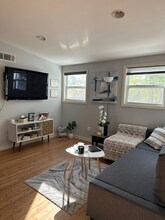 417 Princeton Way NE in Atlanta, GA - Foto de edificio - Building Photo