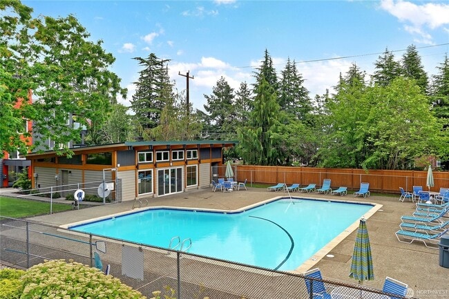 7001 Sand Point Way NE, Unit C411 in Seattle, WA - Building Photo - Building Photo