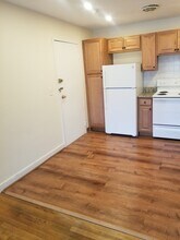 1033 Massachusetts Ave, Unit 10 in Arlington, MA - Building Photo - Building Photo