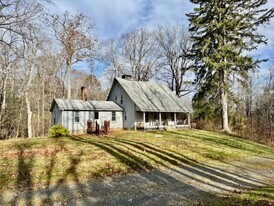 567 Firetown Rd in Simsbury, CT - Building Photo