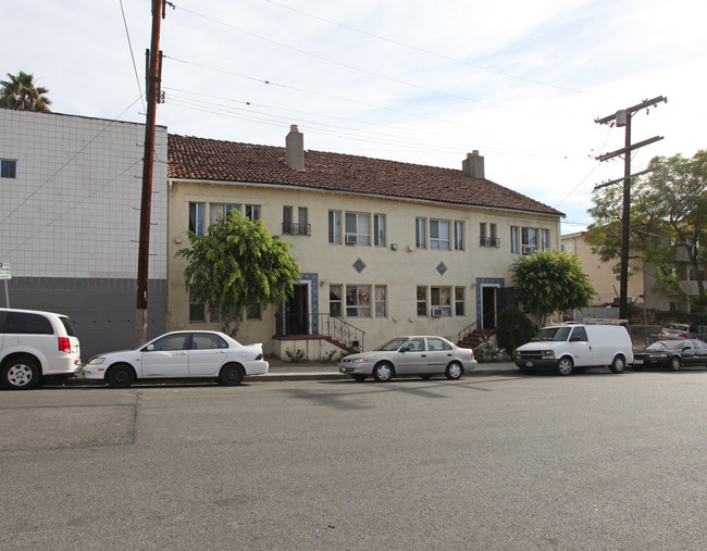 1646-1650 Kenmore Ave in Los Angeles, CA - Foto de edificio - Building Photo