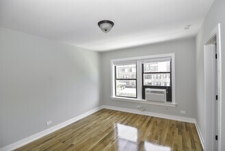 555 W Arlington in Chicago, IL - Building Photo - Building Photo