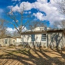 2617 Fieldale Dr in Farmers Branch, TX - Foto de edificio - Building Photo