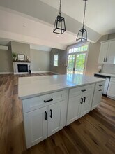 40 Tainter Hill Rd, Unit A in Millbury, MA - Building Photo - Building Photo
